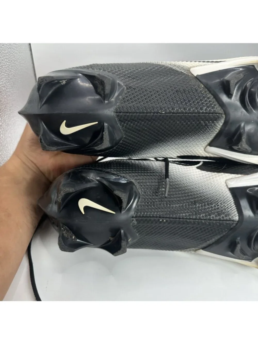 Nike Vapor Edge Pro 360 Black Football Cleat Iridescent Ghost Size 14 AO8277-001